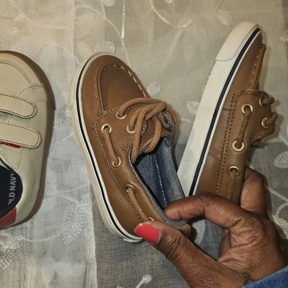 Old Navy, kids shoes size 7